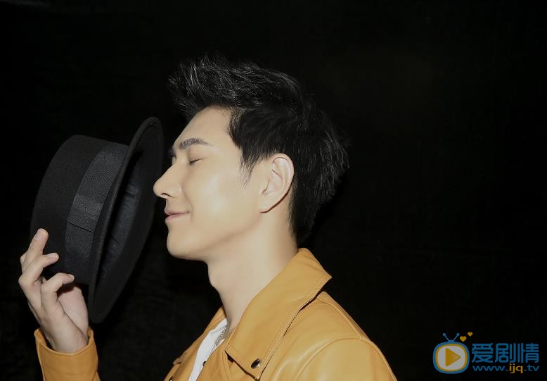 橙紅年代韓進是誰演的？韓進扮演者何明翰個人資料、寫真及生活照欣賞