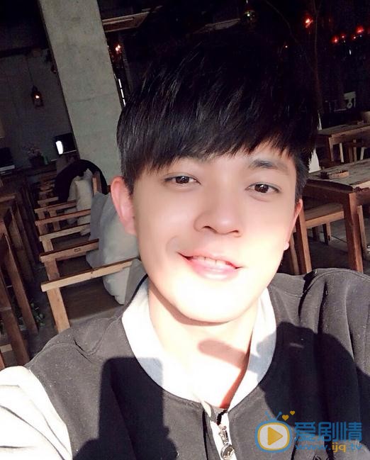 美味奇緣昆金是誰演的？美味奇緣昆金扮演者閆肅個人資料、寫真及生活照欣賞