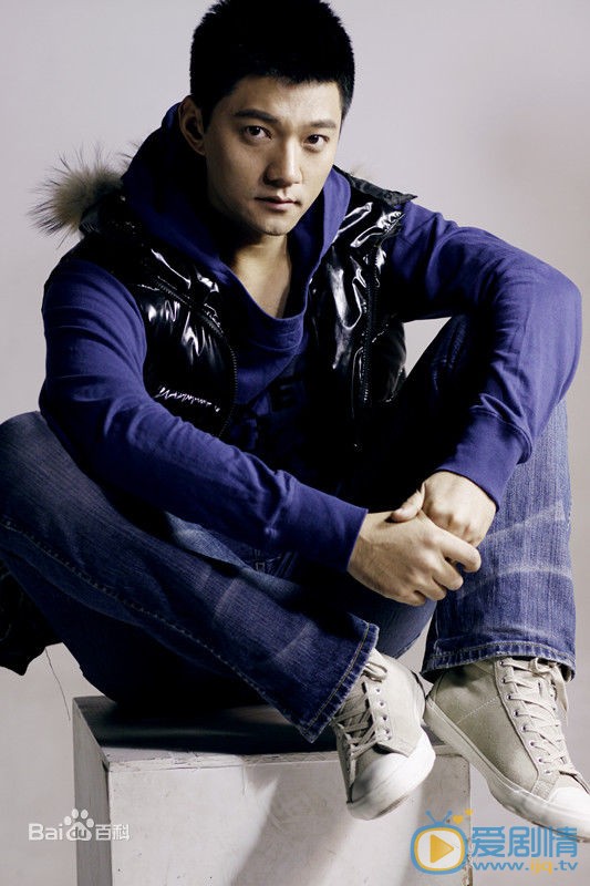 彭博個人資料簡介 彭博早期經歷 彭博寫真生活照