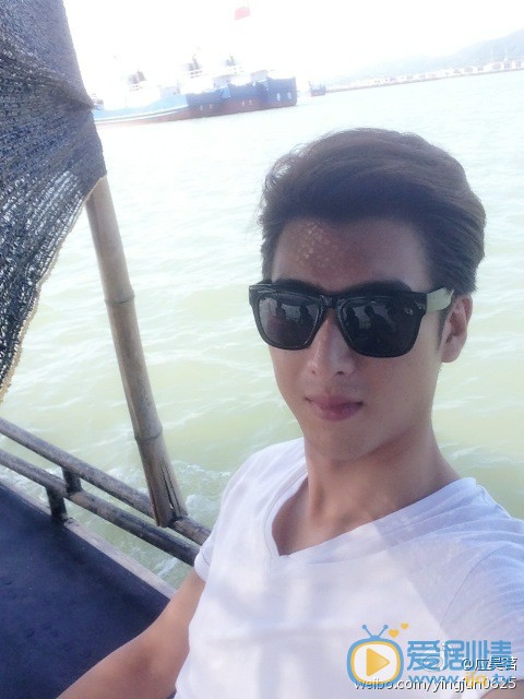 老九門齊鐵嘴扮演者應昊茗生活照欣賞