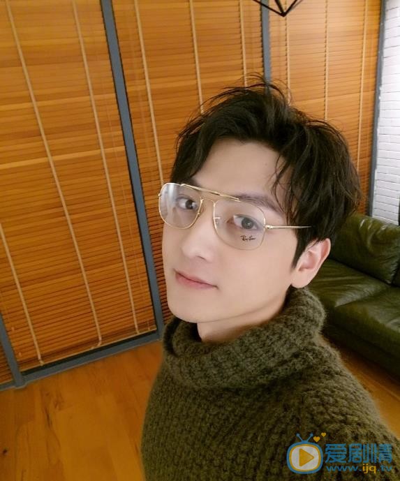 我不是精英費明扮演者張曉謙個人資料、海量生活照欣賞