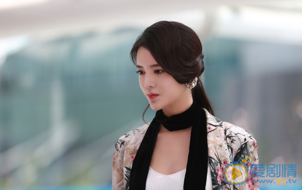  一粒紅塵齊唐喜歡林薇薇嗎？林薇薇和齊唐是什麼關係？