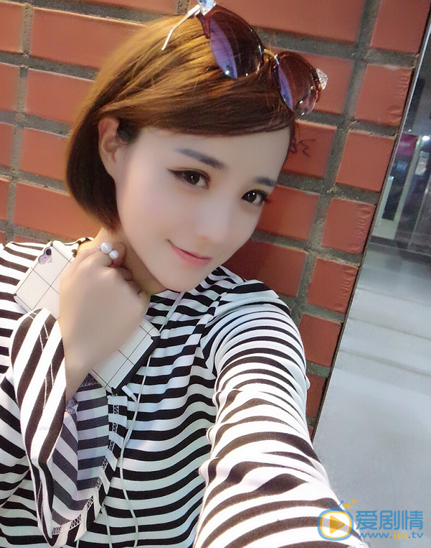  繁星四月閔四月是誰演的？閔四月扮演者左航個人資料及寫真生活照欣賞