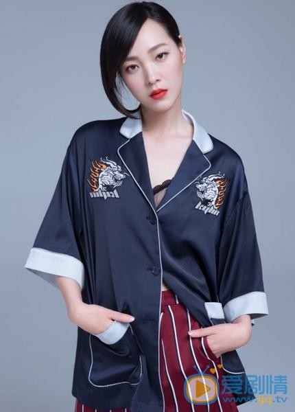 封神小娥是誰演的？封神小娥扮演者何杜娟個人資料、寫真及生活照欣賞