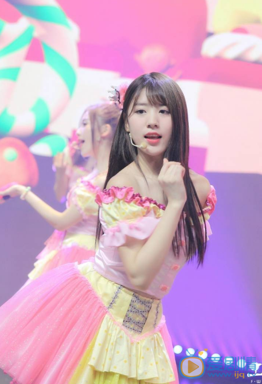 吳茜個人資料簡介 吳茜演藝經歷 吳茜舞台圖片