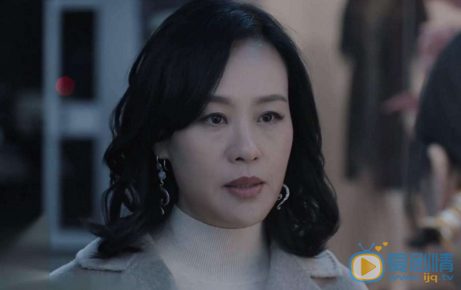 加油你是最棒的任佳佳是由誰飾演的？她和滕丹是什麼關係？