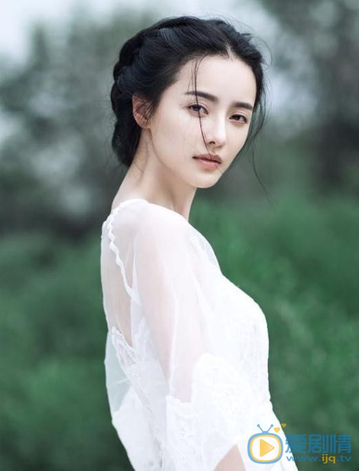 繭鎮奇緣黃夢清是誰演的?黃夢清扮演者張芷溪個人資料、寫真及生活照欣賞