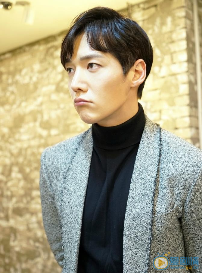 皇后的品格羅王植是誰演的？皇后的品格羅王植扮演者崔振赫個人資料、寫真及生活照欣賞