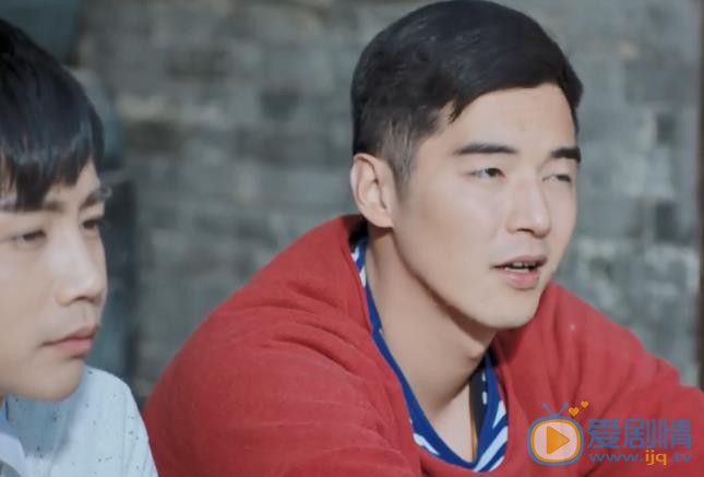 我們的四十年馮都到雜誌社工作了嗎？馮都有沒有去雜誌社上班？