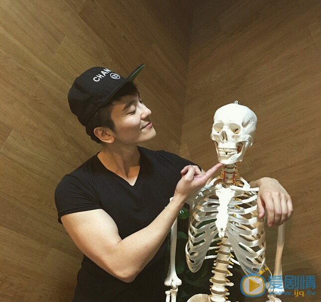 金浩個人資料介紹簡介金浩高清照片金浩生活照