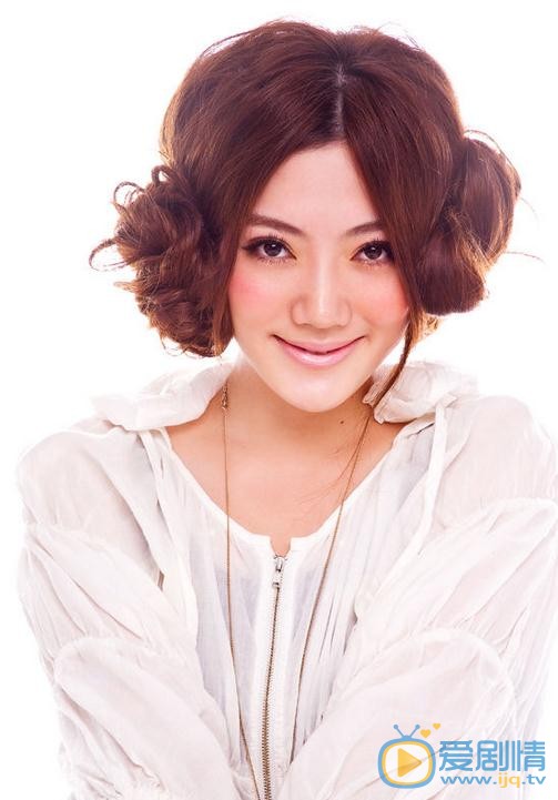 警花與警犬之再上征程顧依依是誰演的？顧依依扮演者李晨熙個人資料、寫真及生活照欣賞