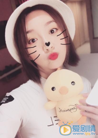 巴清傳姬芥蘭是誰演的？姬芥蘭扮演者鄭雅文個人資料、寫真及生活照欣賞