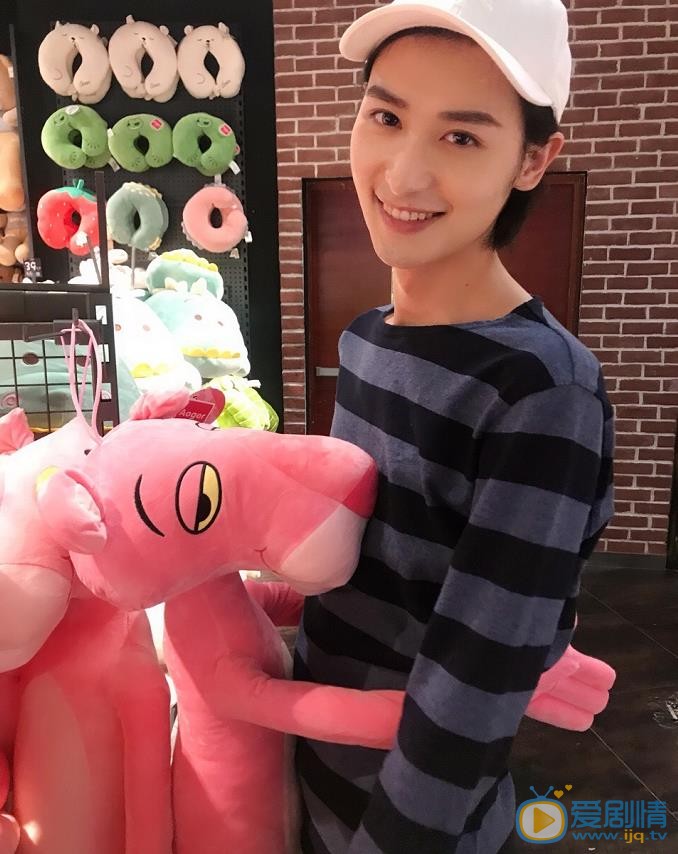 橙紅年代衛子阡是誰演的？衛子阡扮演者胡瀟靈個人資料、寫真及生活照欣賞