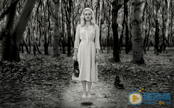 佩小姐的奇幻城堡發布幕後照  再現孤兒院詭異日常