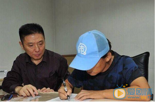 王寶強離婚案本人將出庭，將出示馬蓉出軌證據。馬蓉不出庭