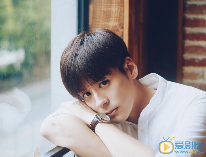 路從今夜白魏子健是誰演的？路從今夜白魏子健扮演者魏哲鳴個人資料、寫真及生活照欣賞