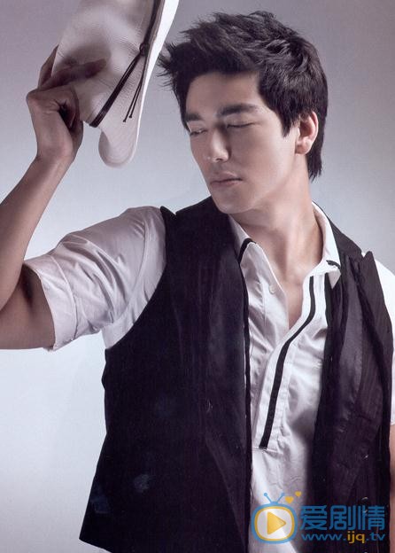 風光大嫁趙丹橋是誰扮演的？趙丹橋扮演者丹尼斯&middot;吳個人資料介紹