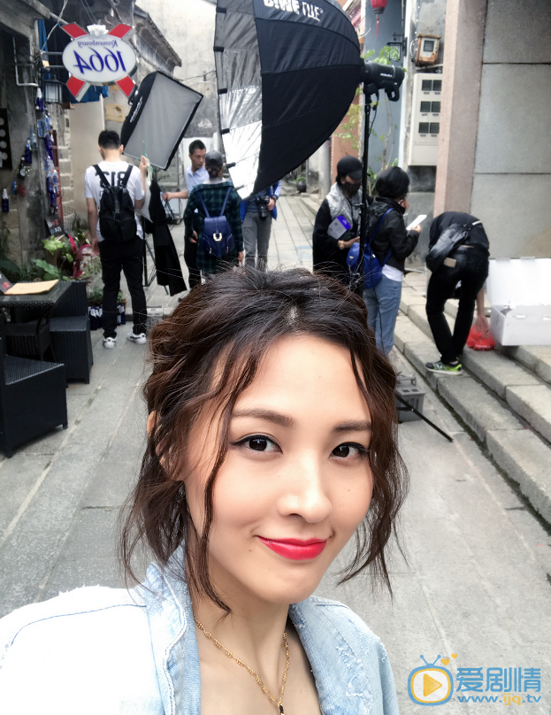  我的前半生薇薇安是誰演的？薇薇安扮演者鄭羅茜個人資料及寫真生活照欣賞