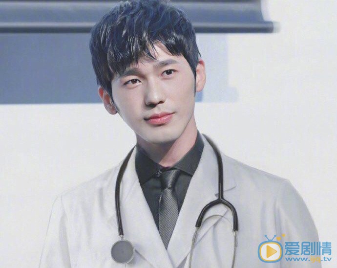 謝謝你醫生低調開機 楊冪挑戰冷麵女醫生