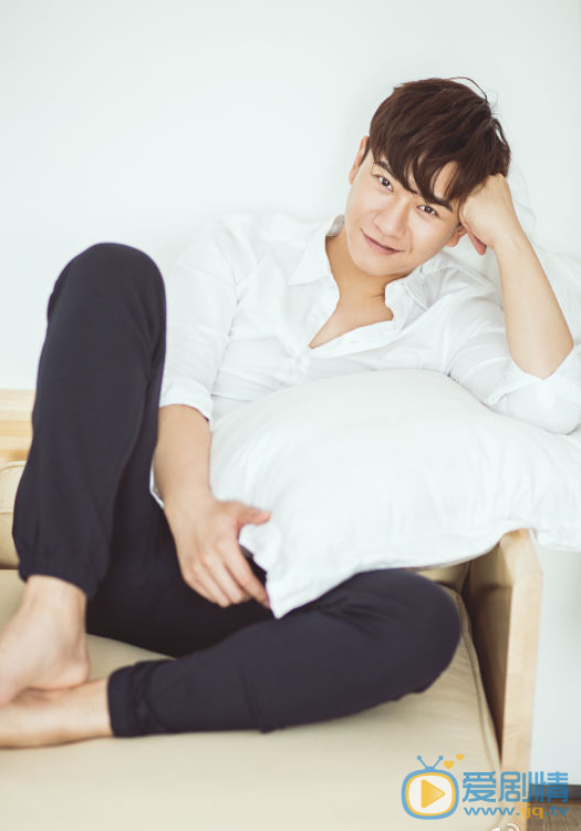  繁星四月簡易是誰演的?簡易扮演者王霏個人資料介紹