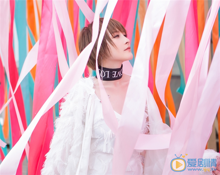 厲娜個人資料簡介 厲娜早年經歷 演員厲娜寫真圖片