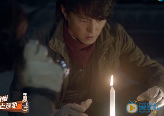 鬼吹燈之精絕古城胡八一盜墓為什麼在東南角點蠟燭？“人點燭鬼吹燈”是什麼意思？