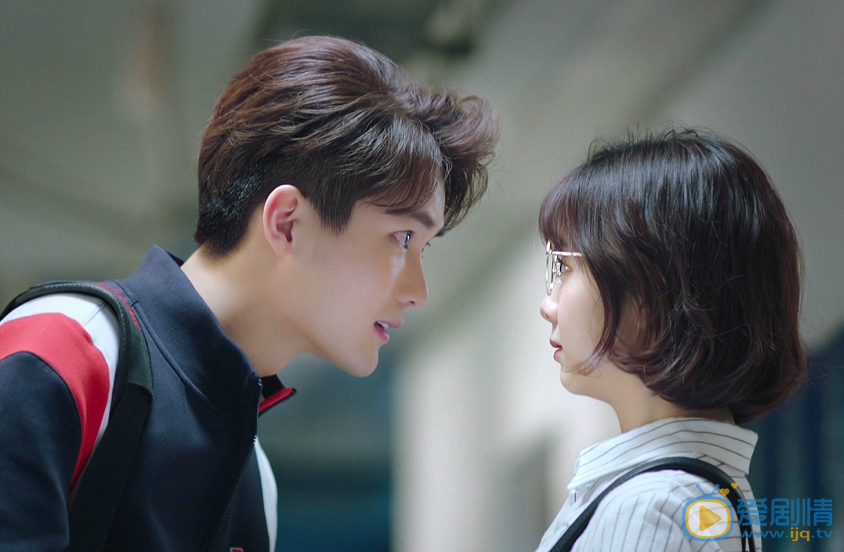  浪花一朵朵唐一白喜歡雲朵嗎？唐一白和雲朵是一見鍾情嗎？