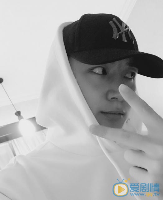 鳳囚凰裴述是誰演的？鳳囚凰裴述扮演者孫亦凡個人資料、寫真及生活照欣賞