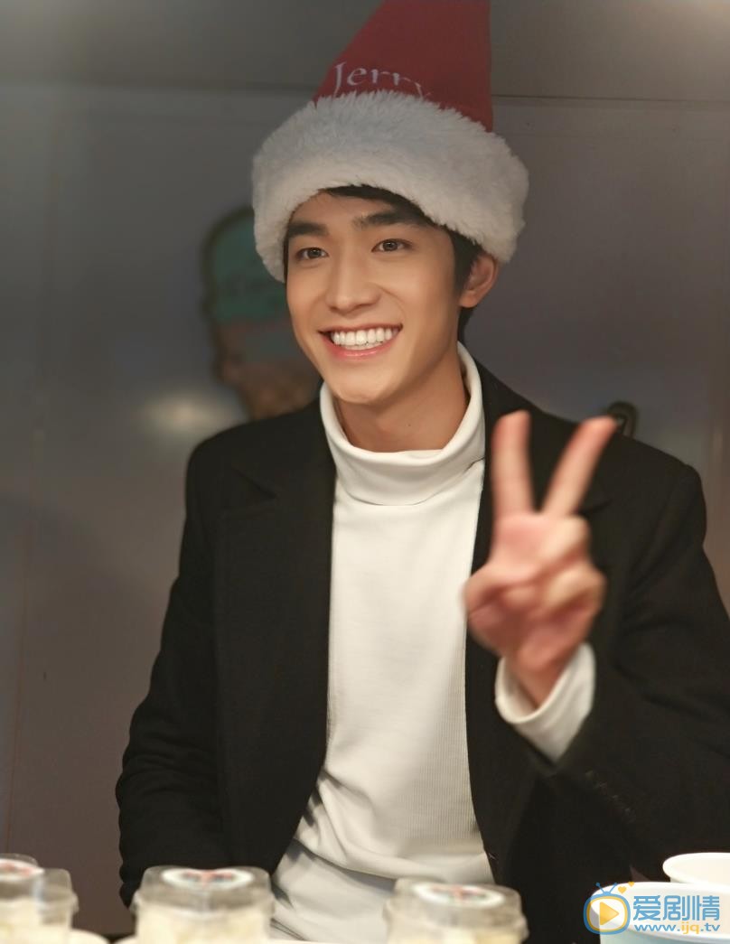 游泳先生藍天是誰扮演的？藍天扮演者嚴禹豪個人資料、寫真及生活照欣賞