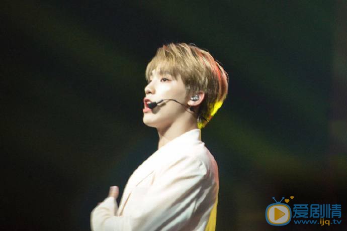 李燦個人資料簡介 李燦演藝經歷 李燦寫真圖片