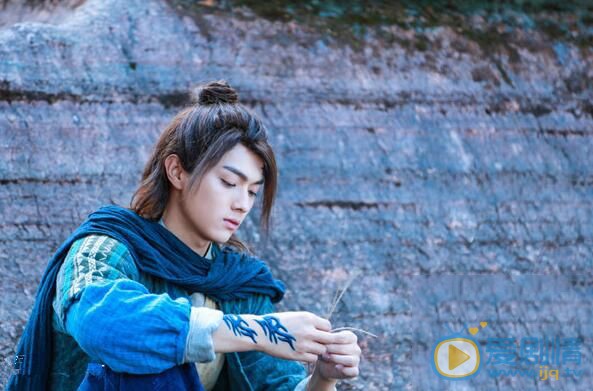 招搖厲塵瀾喜歡誰？厲塵瀾吃醋怎么回事？