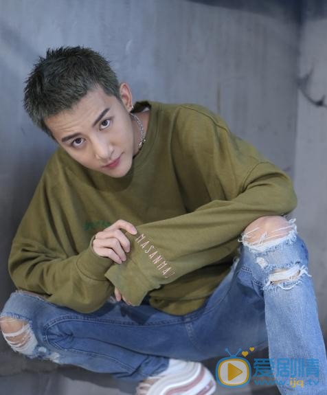 鳳囚凰柳色是誰演的？鳳囚凰柳色扮演者盧卓個人資料、寫真及生活照欣賞