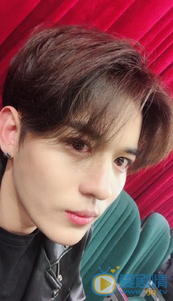 將夜謝承運是誰演的？謝承運扮演者蒙恩個人資料、寫真及生活照欣賞