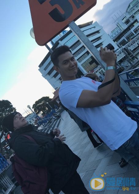 一路繁花相送戴維凡是誰演的？戴維凡扮演者李浩軒個人資料、寫真及生活照欣賞