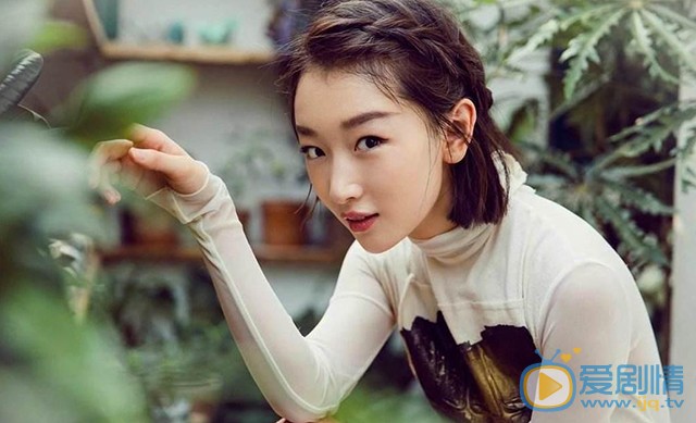 新世界周冬雨在劇中飾演什麼角色？她的結局怎么樣？