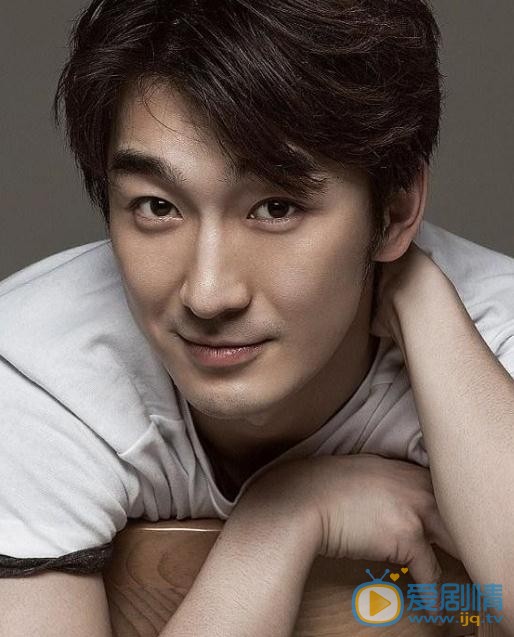 凡人的品格袁寶是誰演的?袁寶扮演者鄭家彬個人資料、寫真及生活照欣賞