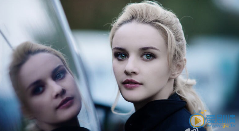 麻辣變形計鐵血女教官柳莎是誰扮演的？柳莎扮演者伊莉莎個人資料及寫真生活照介紹