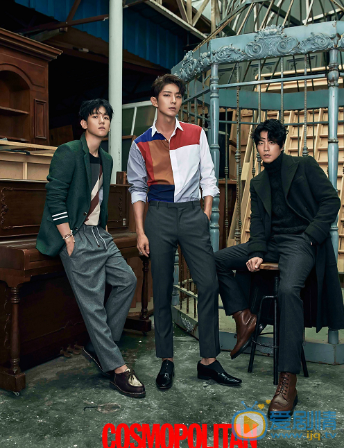 韓版《步步驚心》曝寫真 IU被花美男包圍