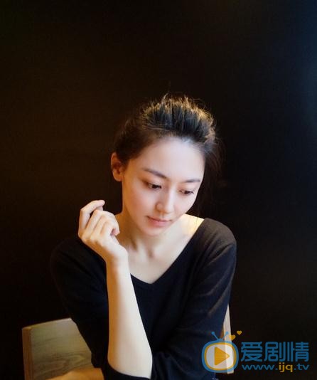 醉玲瓏朵霞是誰演的？醉玲瓏朵霞扮演者黃夢瑩個人資料、寫真及生活照