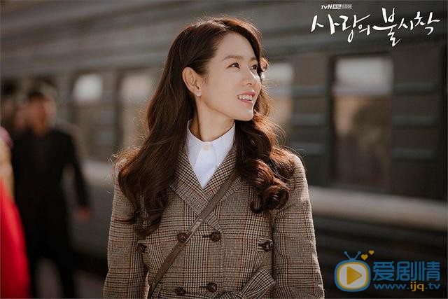 玄彬新劇《愛的迫降》開播 與孫藝珍上演甜蜜戀愛