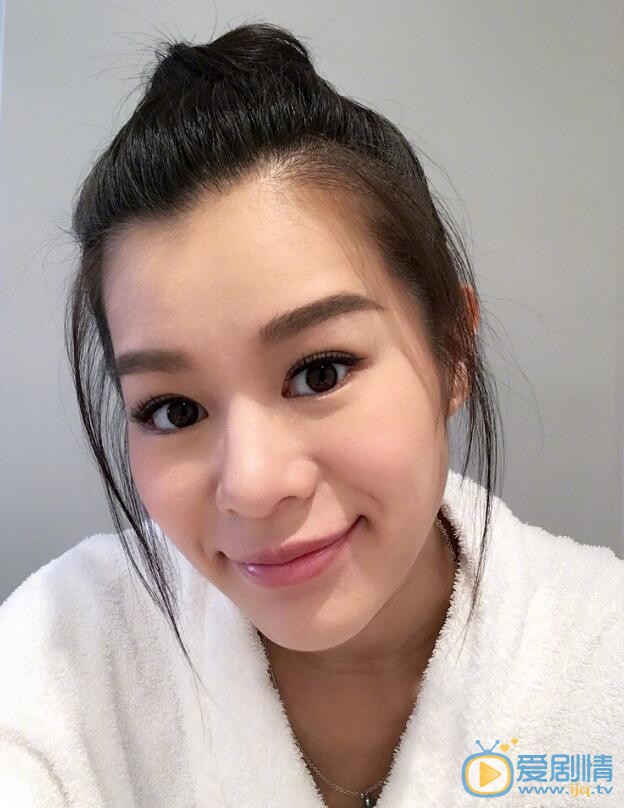  那年花開月正圓胡詠梅是誰演的？胡詠梅扮演者胡杏兒個人資料及生活寫真照欣賞