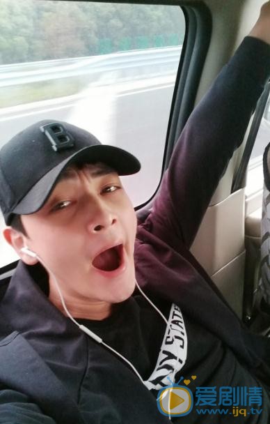 柒個我白向榮是誰演的？柒個我白向榮扮演者張曉謙個人資料、寫真及生活照欣賞