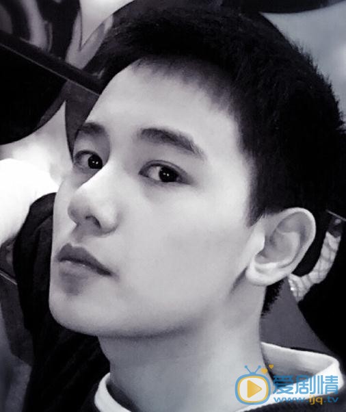 電視劇老男孩蕭晗是誰演的？蕭晗扮演者胡先煦個人資料、寫真及生活照欣賞