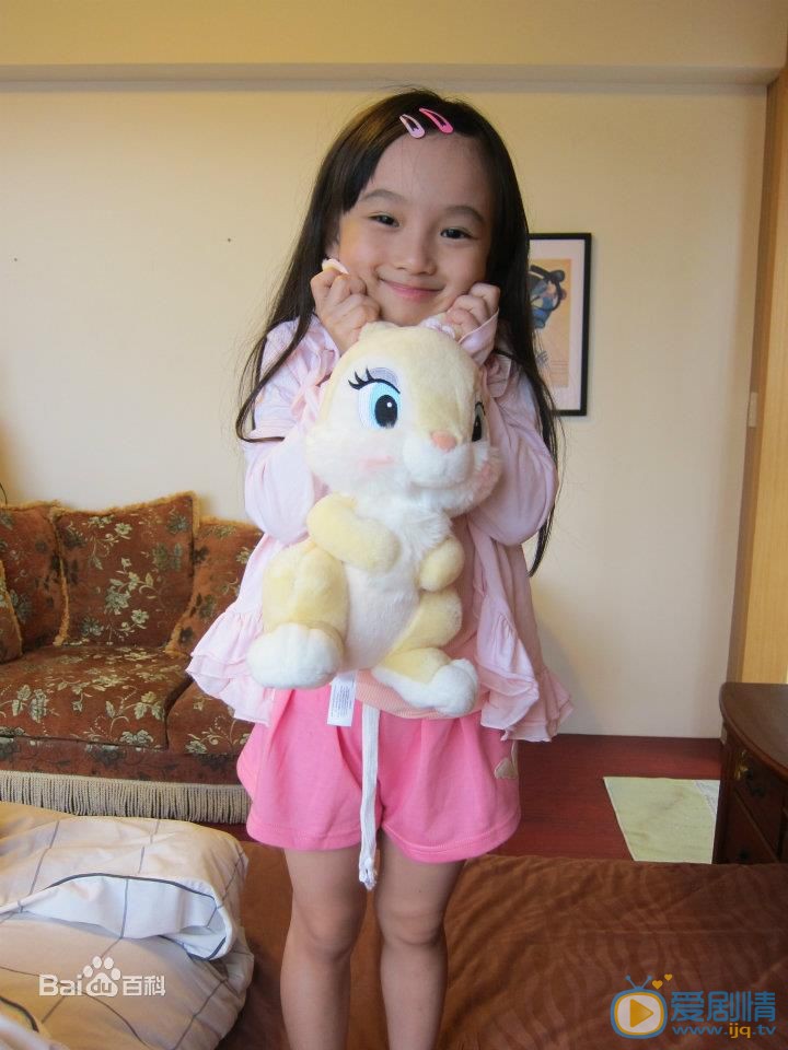 檸檬初上妙妙扮演者謝語恩寫真及生活照欣賞