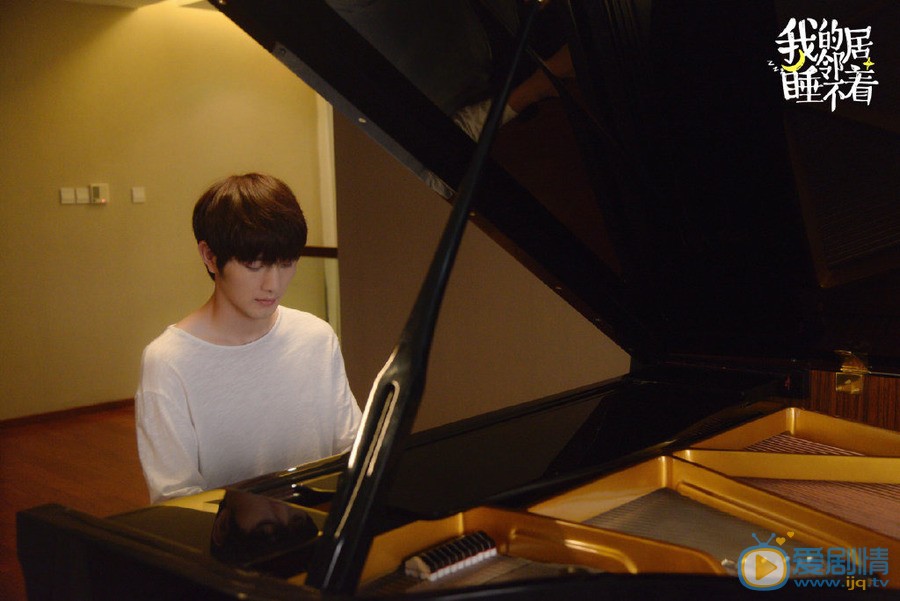 我的鄰居睡不著席頌的身世是什麼？他是誰的兒子？