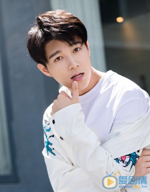 青春警事汪子成是誰演的？汪子成扮演者楊廷東個人資料、寫真及生活照欣賞