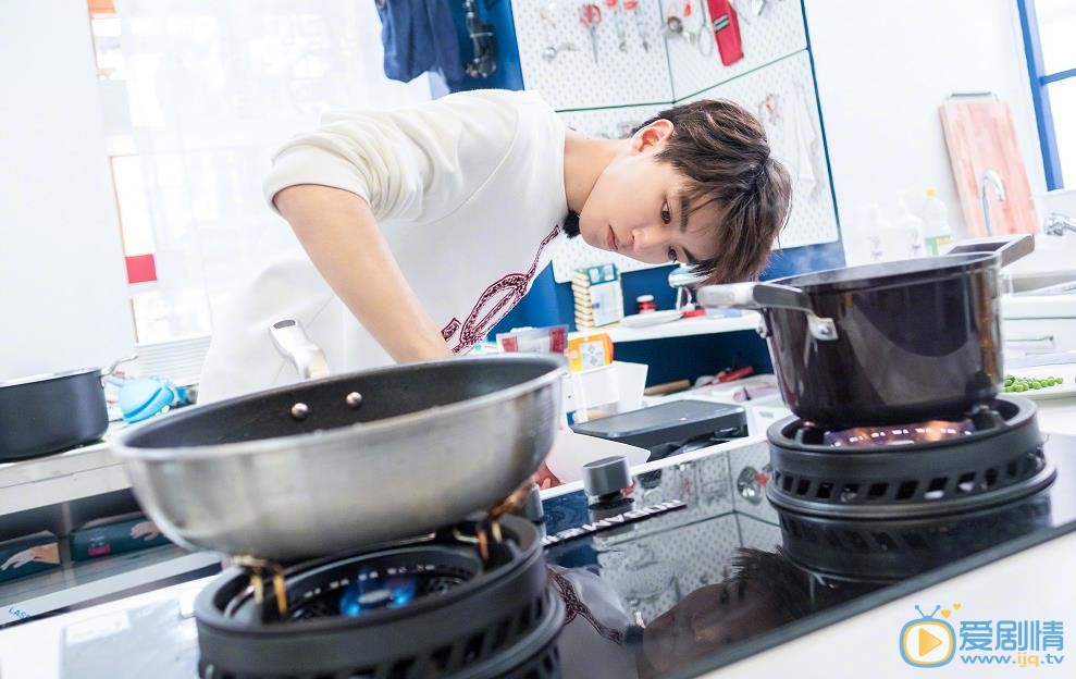 天坑鷹獵張保慶是誰演的?張保慶扮演者王俊凱個人資料、寫真及生活照欣賞