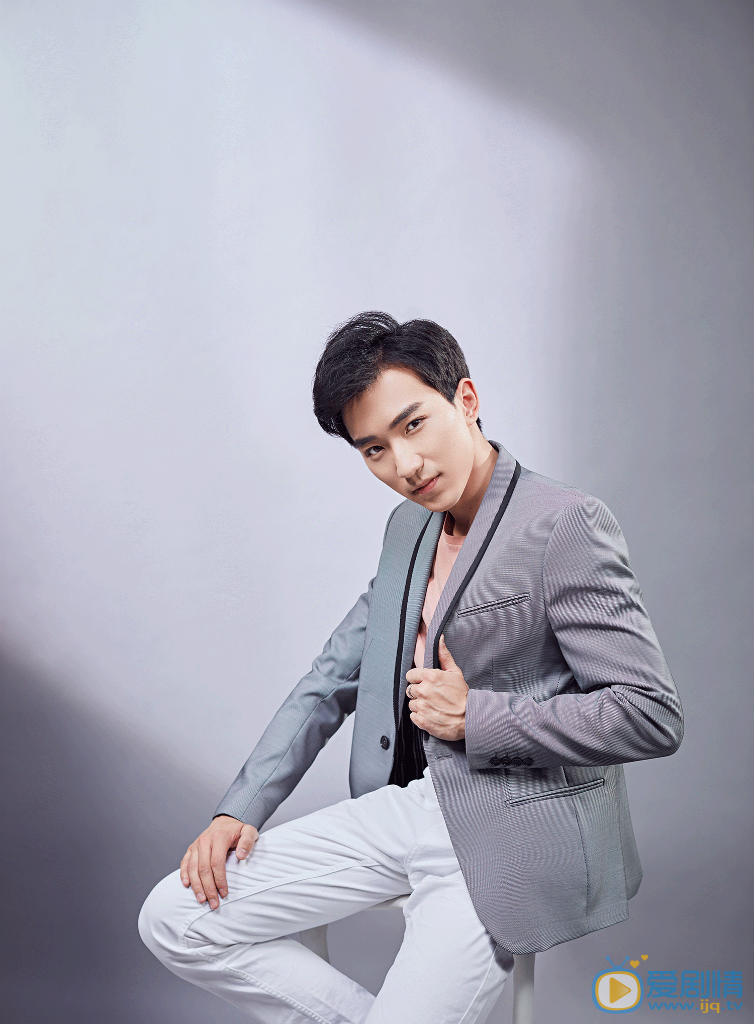 令卓個人資料簡介 令卓個人經歷 令卓寫真圖片