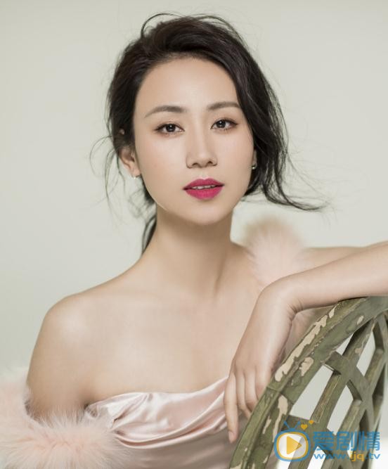 花兒與遠方田大鳳是誰演的？花兒與遠方田大鳳扮演者盧卓婕個人資料、寫真及生活照欣賞