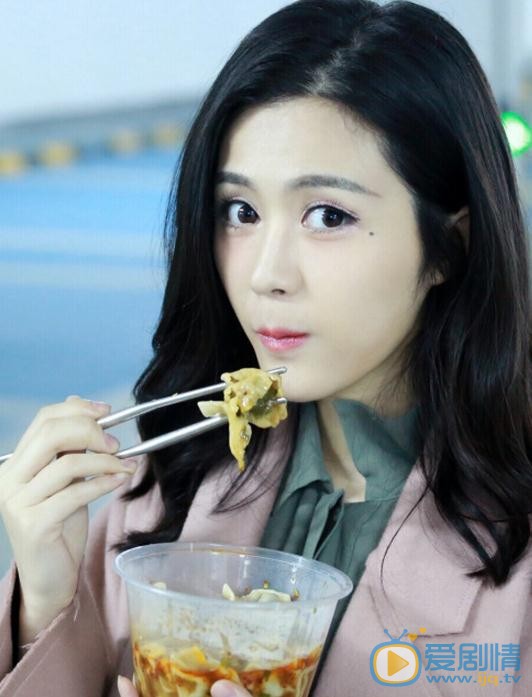 醉玲瓏武娉婷是誰演的？醉玲瓏武娉婷扮演者湯晶媚個人資料、寫真及生活照欣賞